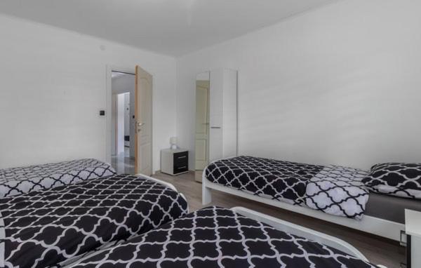 Apartment Sweet *